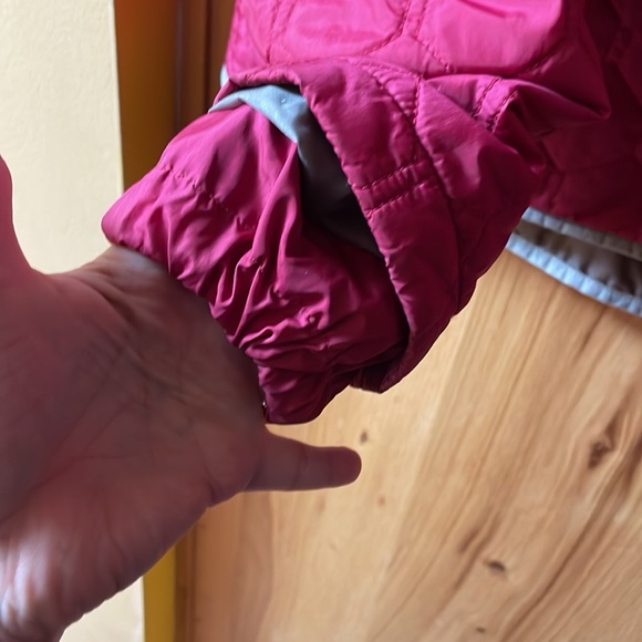 Burton women’s quilted pink/gray ski jacket - Picture 7 of 7